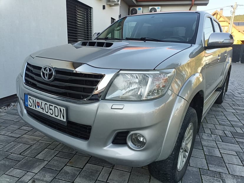 TOYOTA HILUX 2.5 D-4D - NA PREDAJ / NA SPLATKY