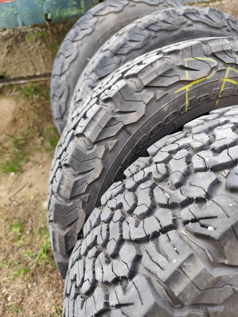 BFGoodrich All-Terrain T/A KO2 s rozmerom 215/65 R16