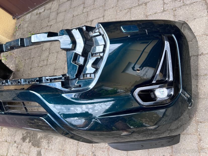 Predný nárazník Toyota Hilux r.v 2021