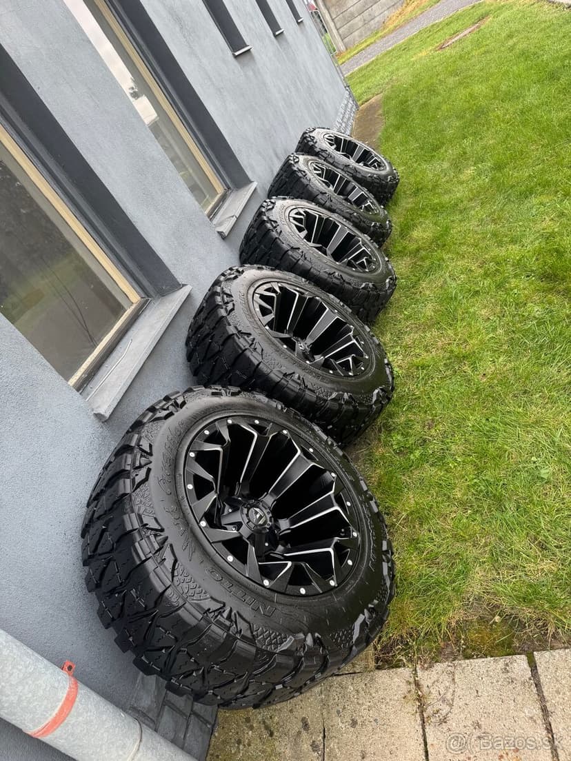 Pneu Nitto na diskoch Fuel 35 x 12.5 R20