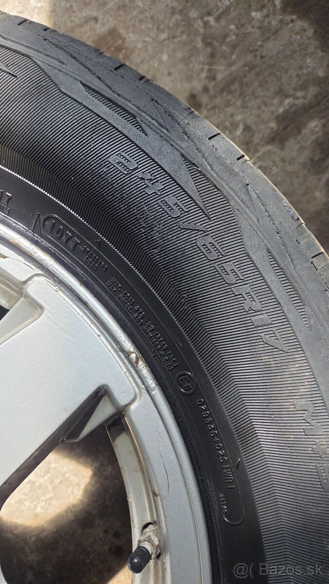 Elektrony, pneu Jeep Grand Cherokee wk/wh 245/65 R17