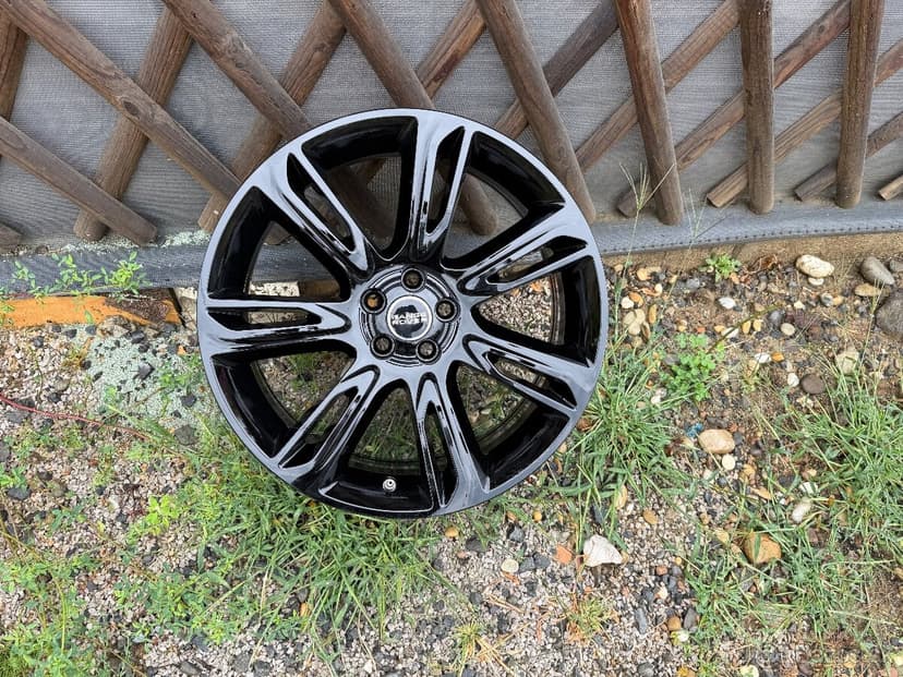 Predám originálne disky Range Rover Velar 20”