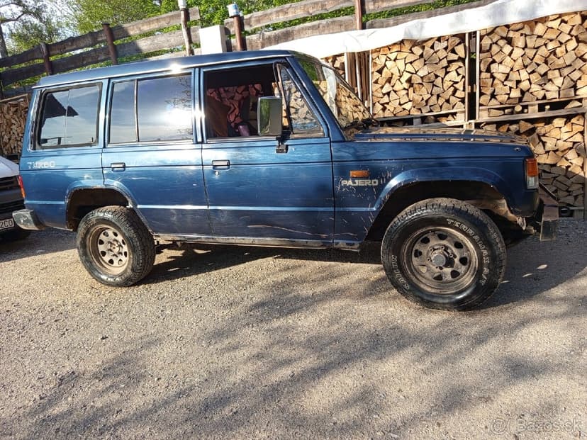 Mitsubishi Pajero 1 2.5td