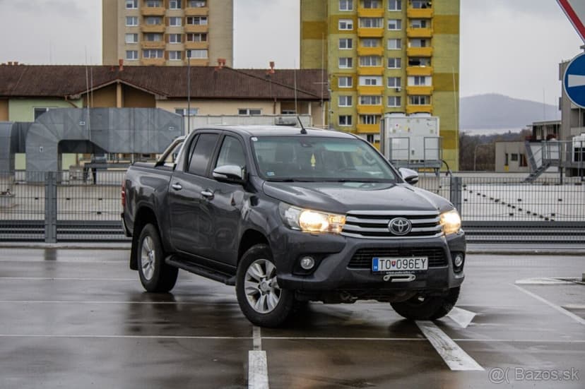 Toyota Hilux 2.4 D-4D Active A/T | 4x4 |