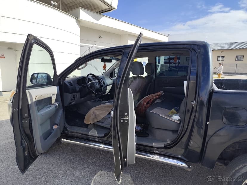 TOYOTA HILUX 4WD