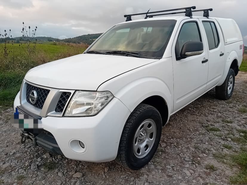Predám Nissan Navara 4x4 2,5 dci  2013 DPH, 140 kw