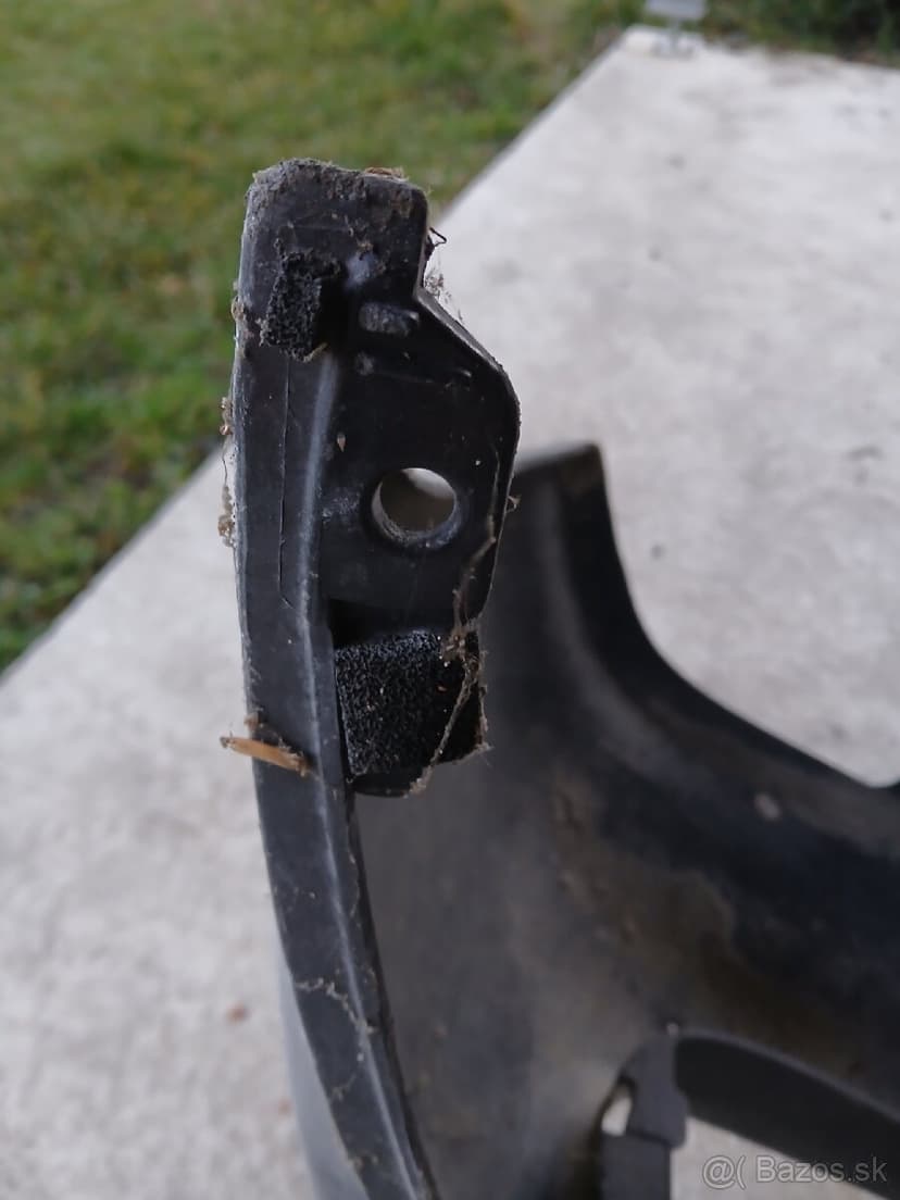 Toyota Land Cruiser LC - predný nárazník