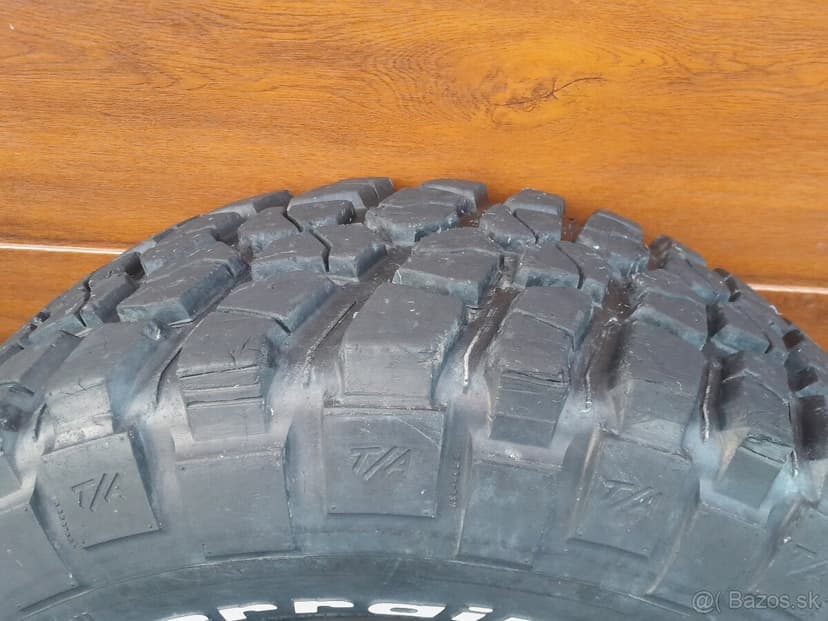 Predam terenne pneumatiky BF Goodrich MT KM2