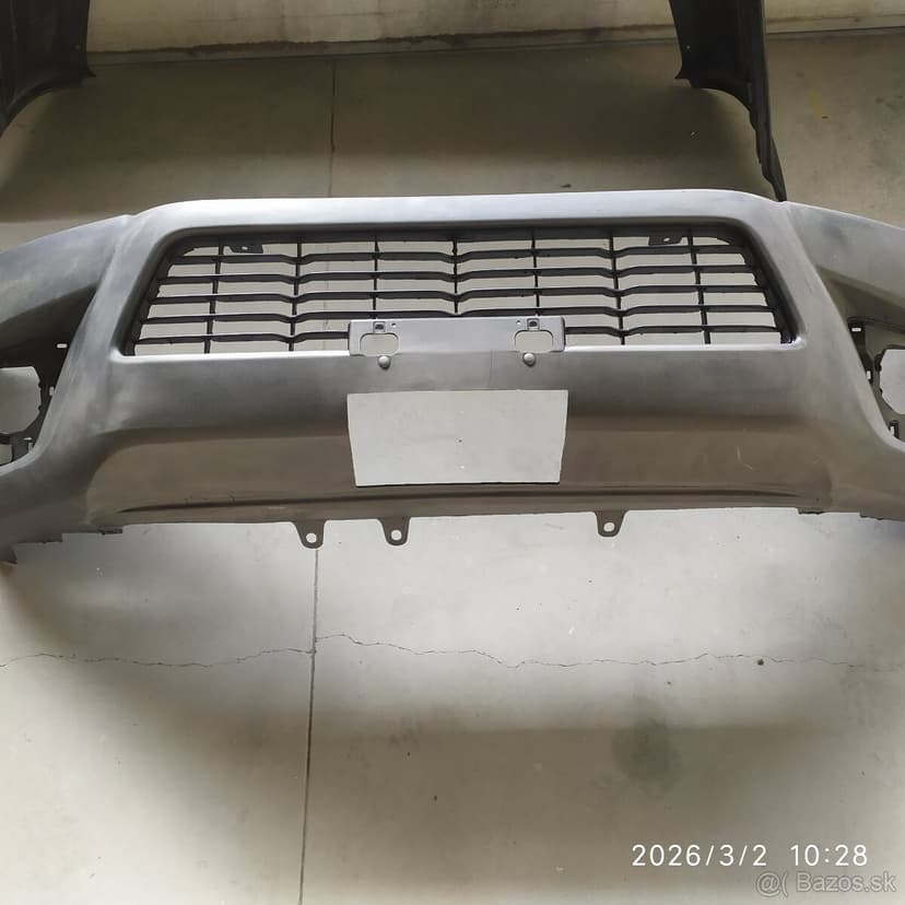 Toyota Hilux VIII 2016 predný nárazník