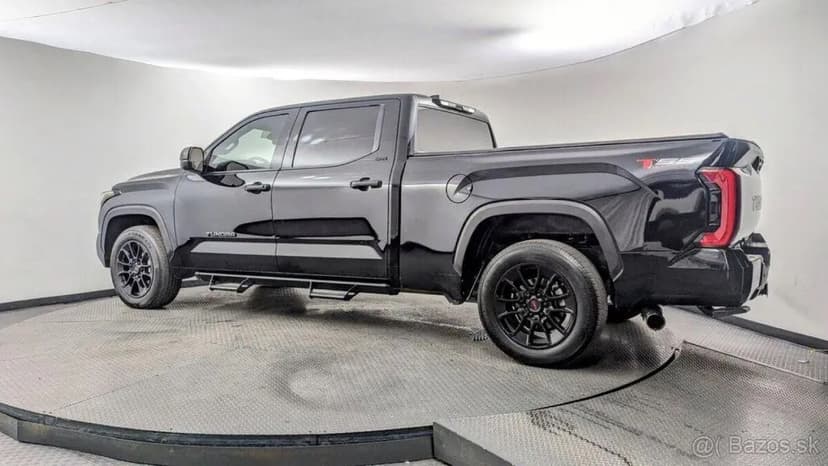 Toyota Tundra SR5 2023