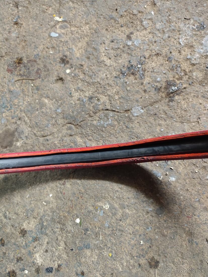 Pneu. 18,21 a 18 tubliss