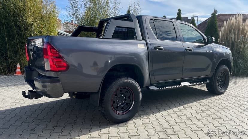 TOYOTA HILUX 2.4 D-4D - PREDAJ AJ NA SPLÁTKY
