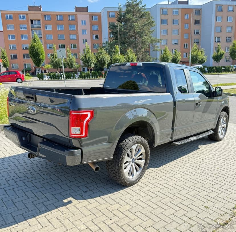 Ford F150 5.0 V8–4x4–2017–TAŽNÉ 3.5t—KRÁSNÁ BARVA