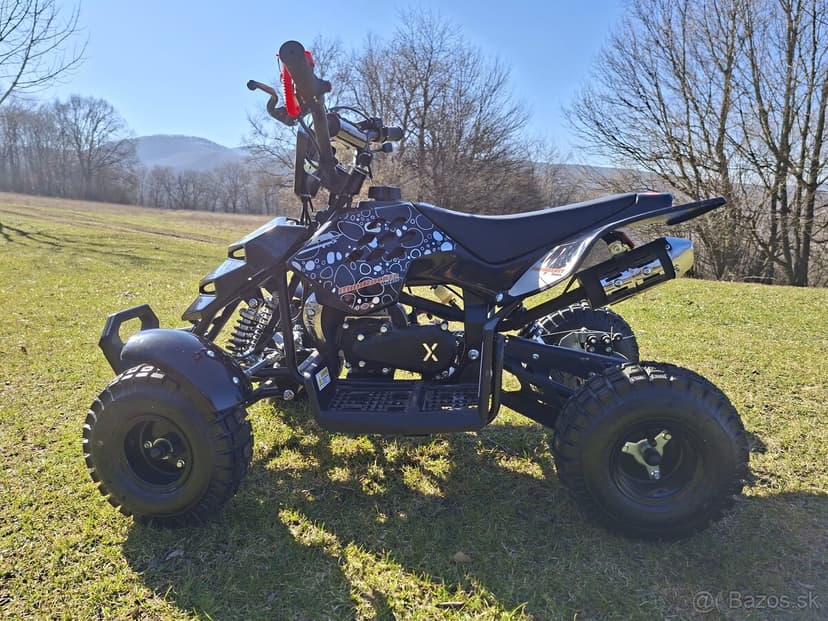 Detska benzinova štvorkolka