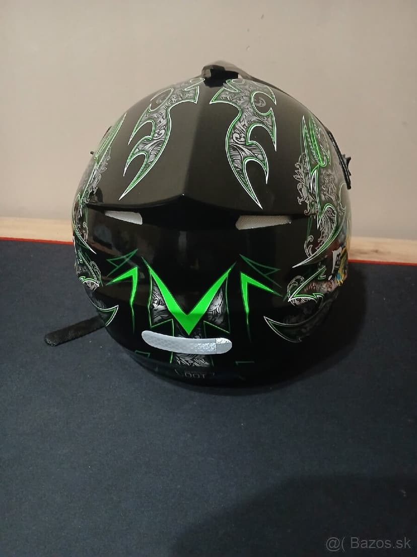 Predám motocrossovu prilbu okuliare a rukavice