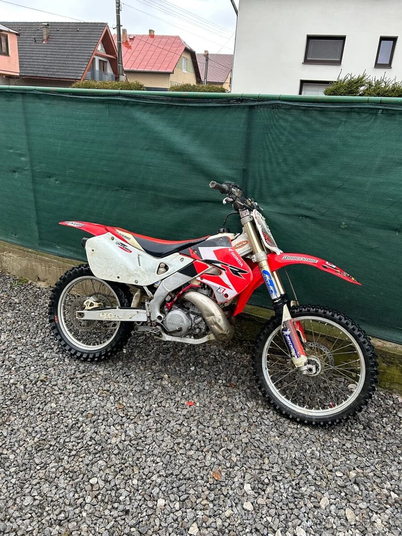 Predám Honda cr 250