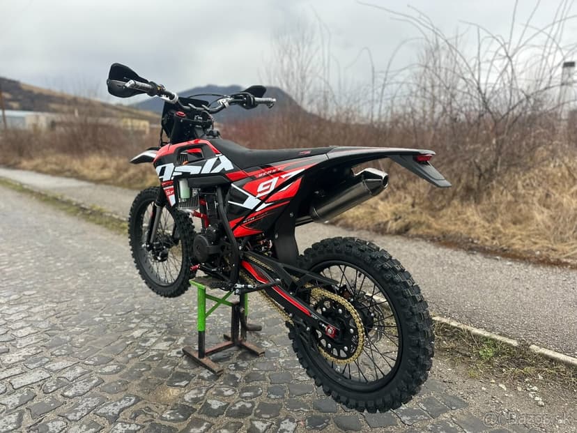 Enduro ASIX XT 97 300 vodou chladený + Štartér