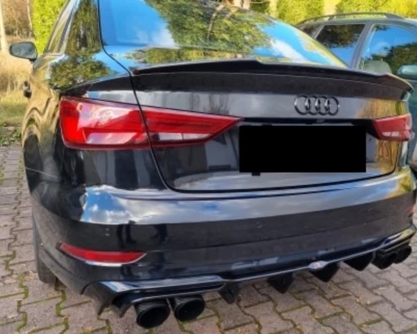 Nerezová koncovka výfuku  Carbon dizajn s  logom Akrapovič