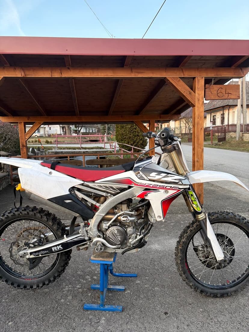 Predám Yamaha YZF 250 (2016)