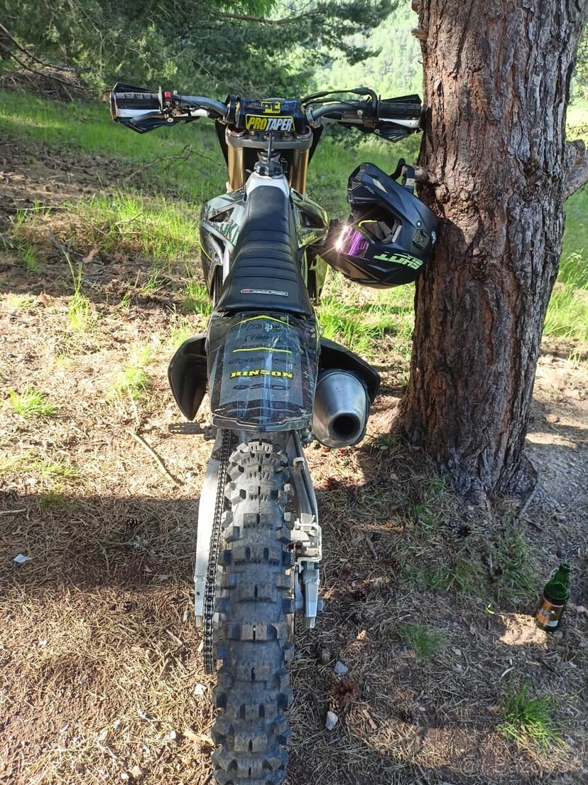 Suzuki rmz 250