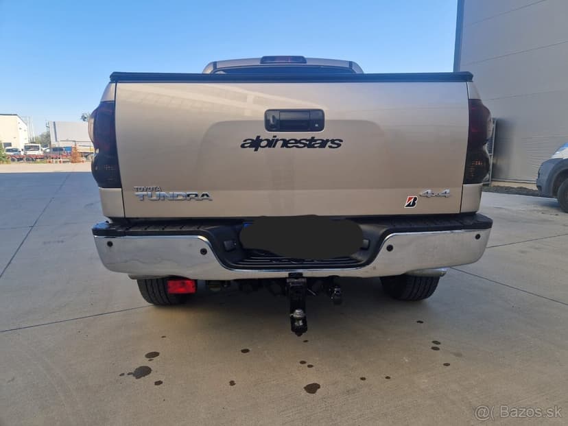 TOYOTA TUNDRA 5.7 V8 FORCE 295kw SK ŠPZ