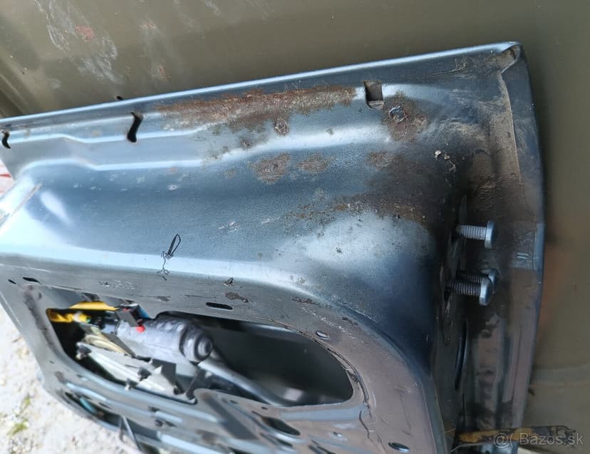 Jeep Cherokee XJ zadne prave dvere, ine diely