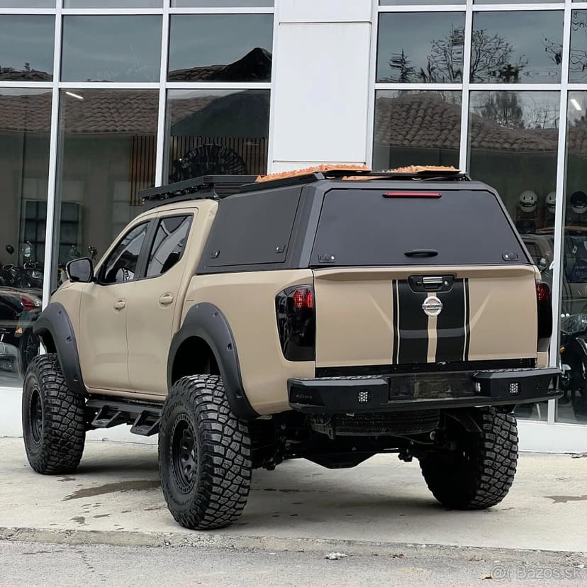 Zadný pevnostný náraznik Nissan Navara D40, D23 /NP300/