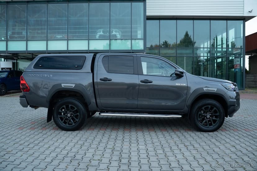 Toyota Hilux DC 2.8 I D-4D Invincible 4x4 A/T