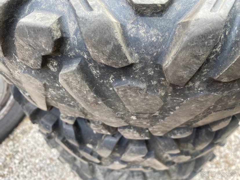 Predam pneu 26x8-14 a 26x10-14