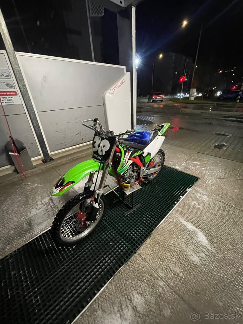 Predám Kawasaki Kxf 250 (full akrapovič)