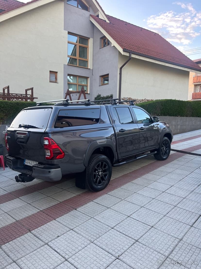 predam novu Toyota Hilux