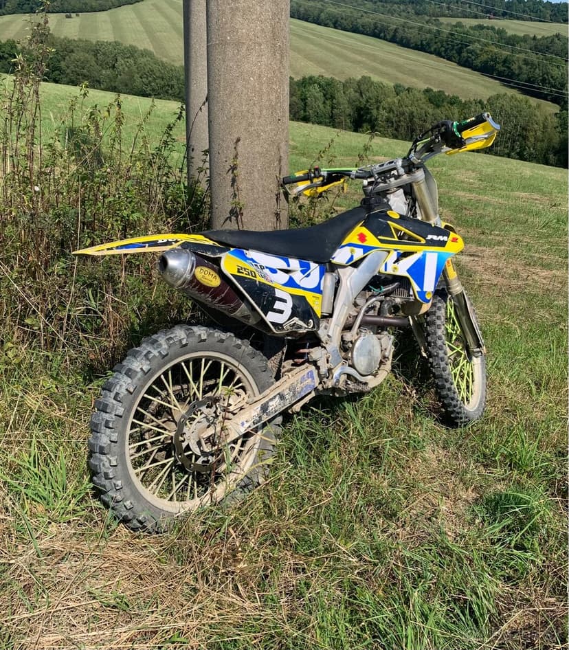 Suzuki rmz 250