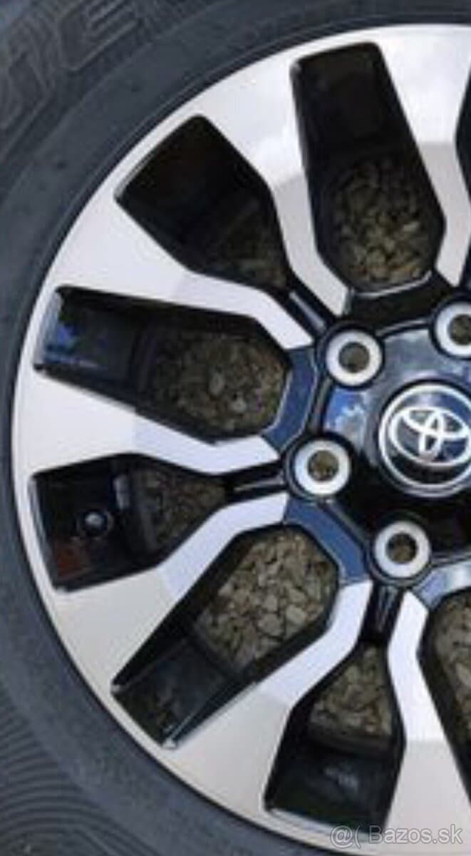 alu  kolesá  TOYOTA HILUX (rezervace)