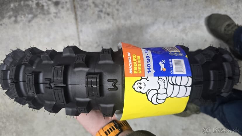 Pneu 140/80 r18 nové