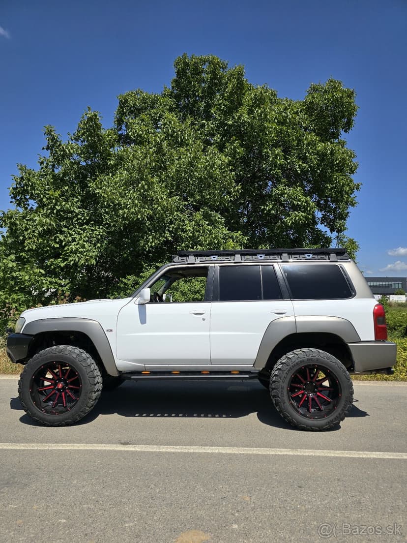 Hliníkový strešný nosič Nissan Patrol Y61