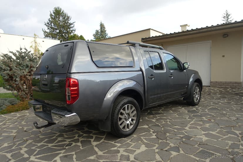 Nissan Navara DoubleCab 3.0 V6 dCi Platinum A/T 4WD