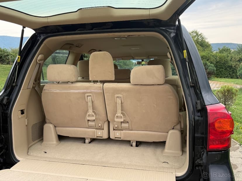 Toyota Land Cruiser V8 200