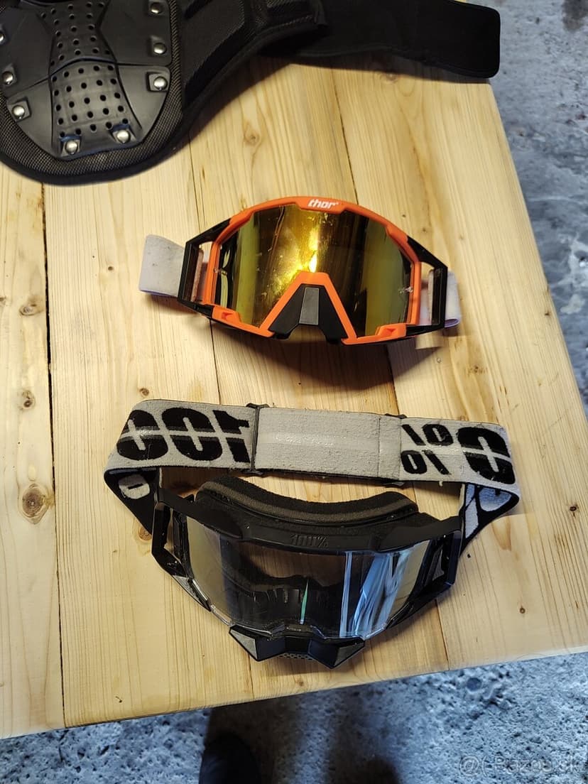 Motocross, enduro, fox, koritnačka, okuliare, helma,