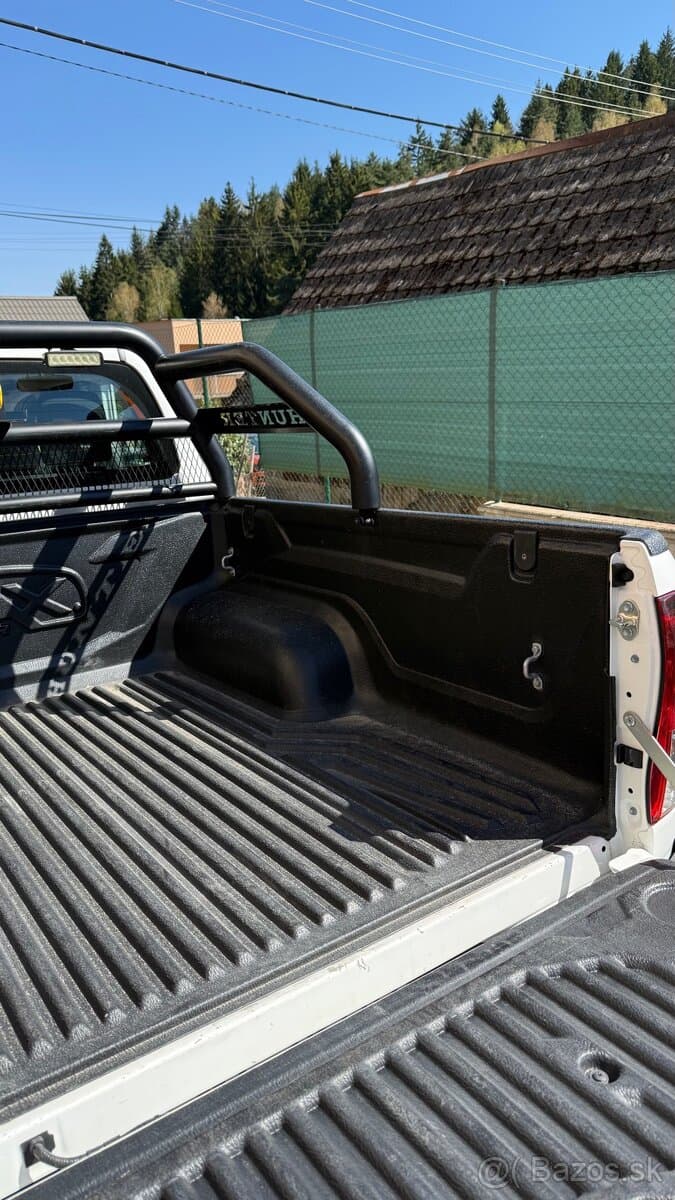Toyota Hilux rám na korbu s navijákom a osvetlením + vanička