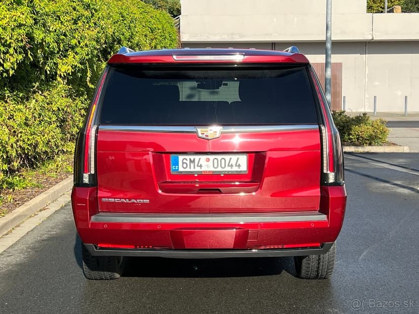 Cadillac Escalade 6.2 V8, ESV dlouhá verze, Platinum výbava