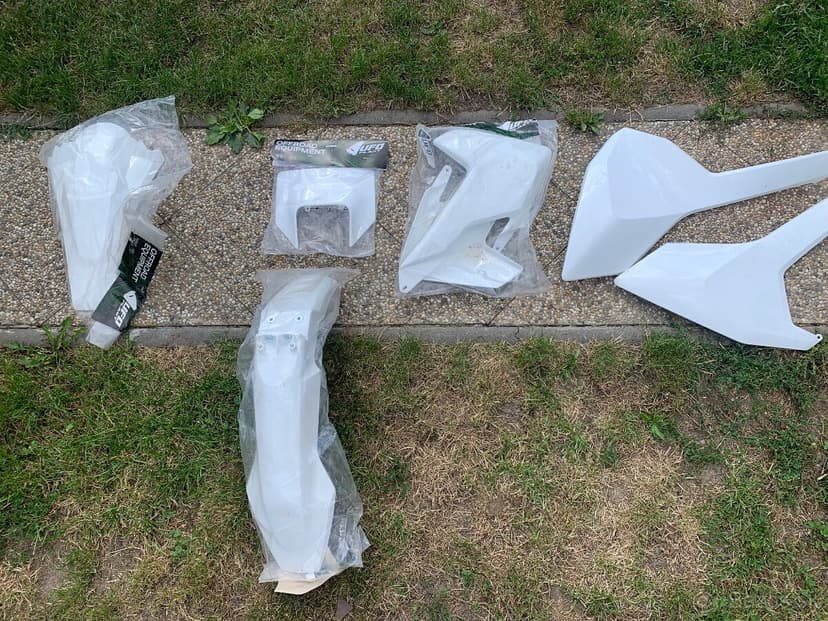 Plasty Husqvarna FE 2017