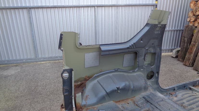 Suzuki Jimny časti karosérie + elektrická strecha