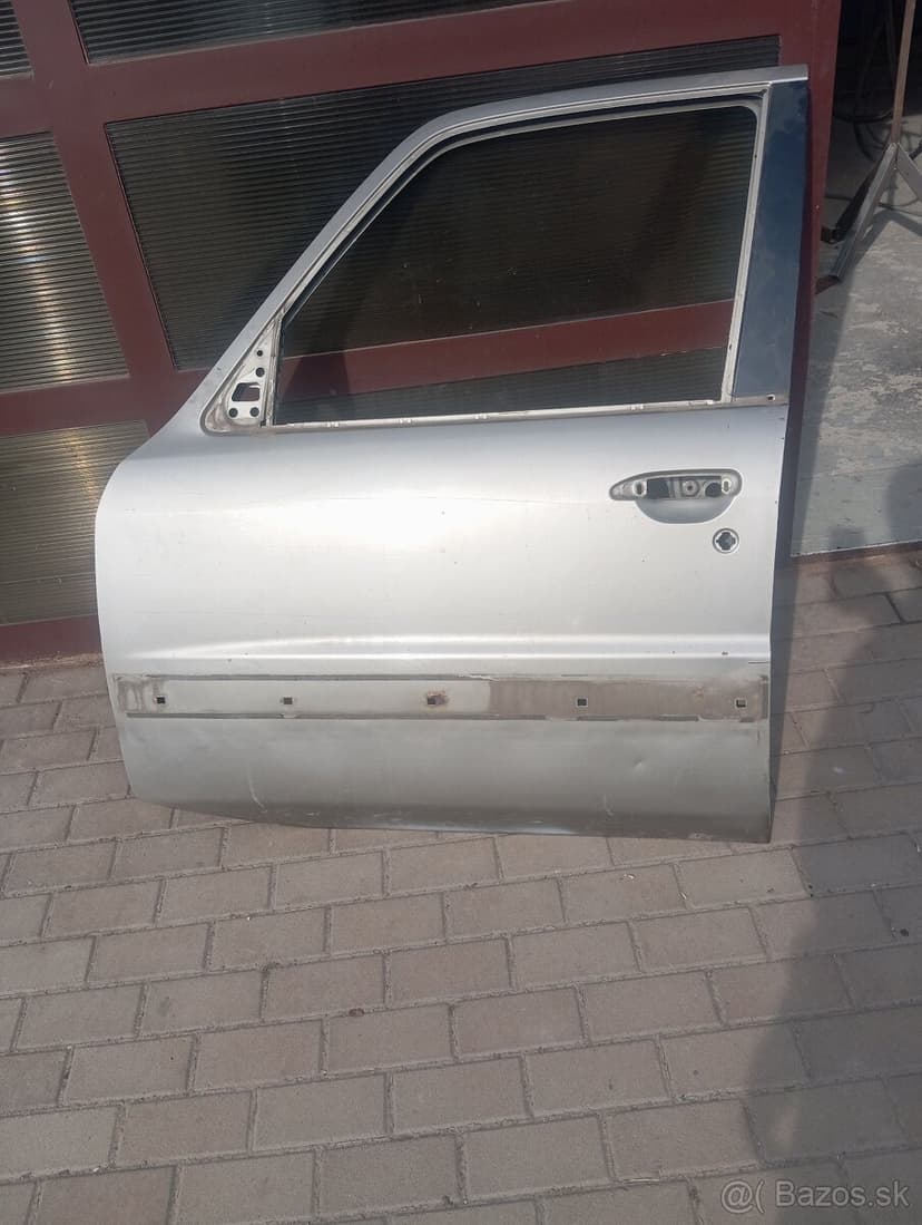 Nissan patrol predné dvere