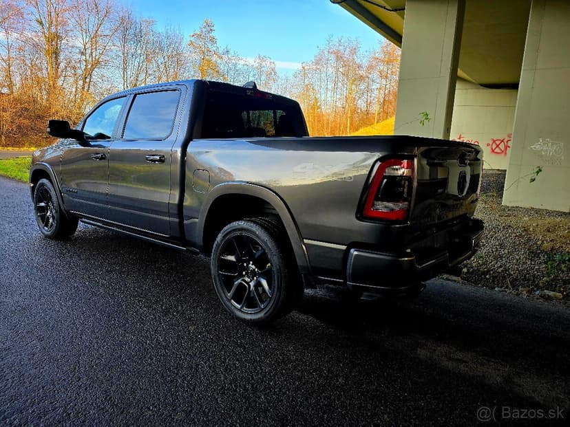 Ram 1500 5,7 HEMI, r. 2021,ODPOČET DPH, EL. PRAHY, PANORAMA