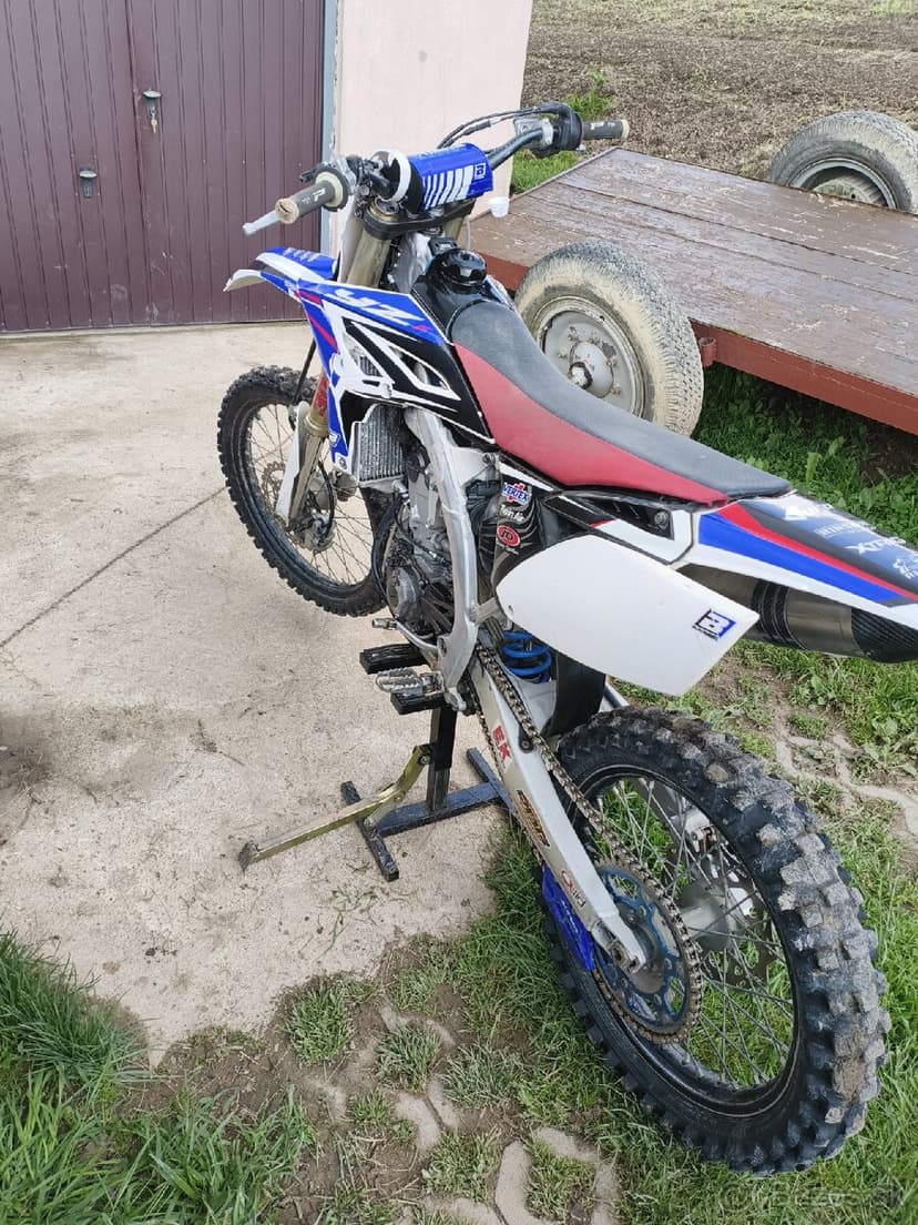 Yamaha yzf 250