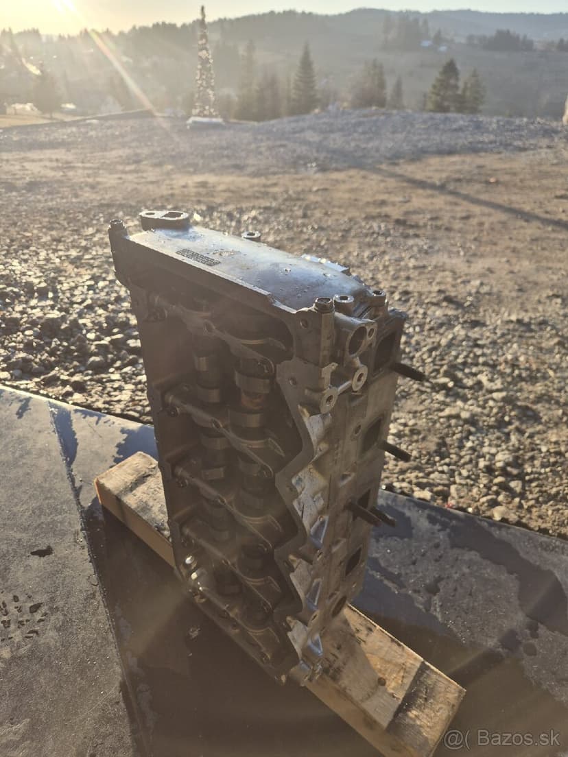 Hlava nissan navara pathfinger