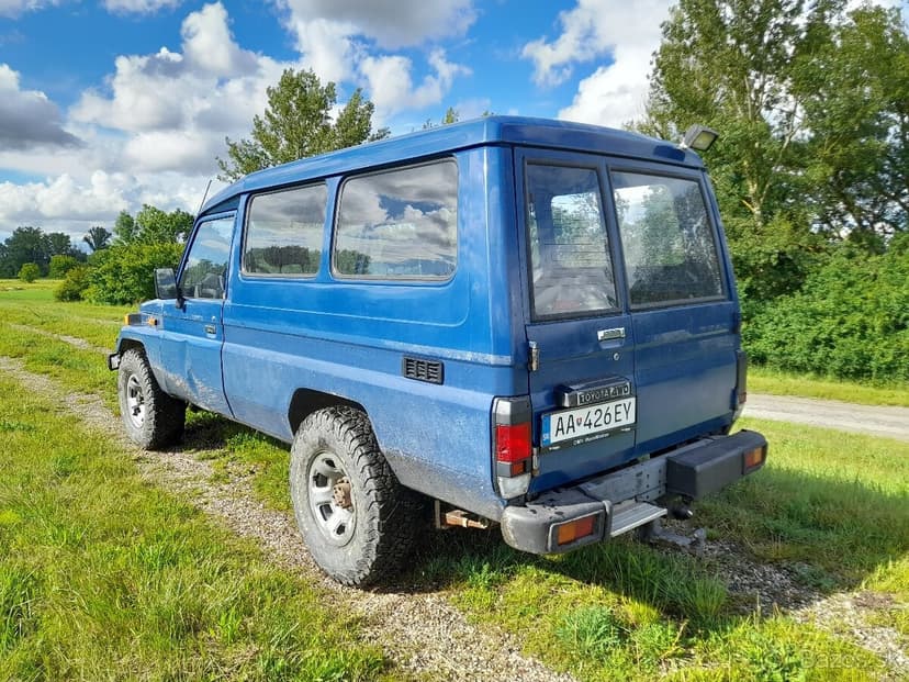 Land Cruiser 75