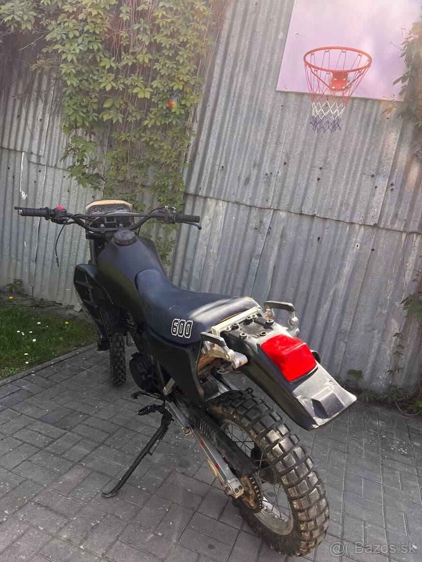 Predám Kawasaki KLR 600