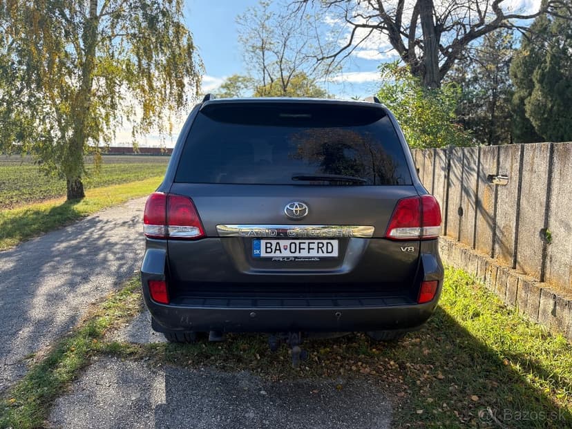 Toyota Land Cruiser 200 V8 4.5D