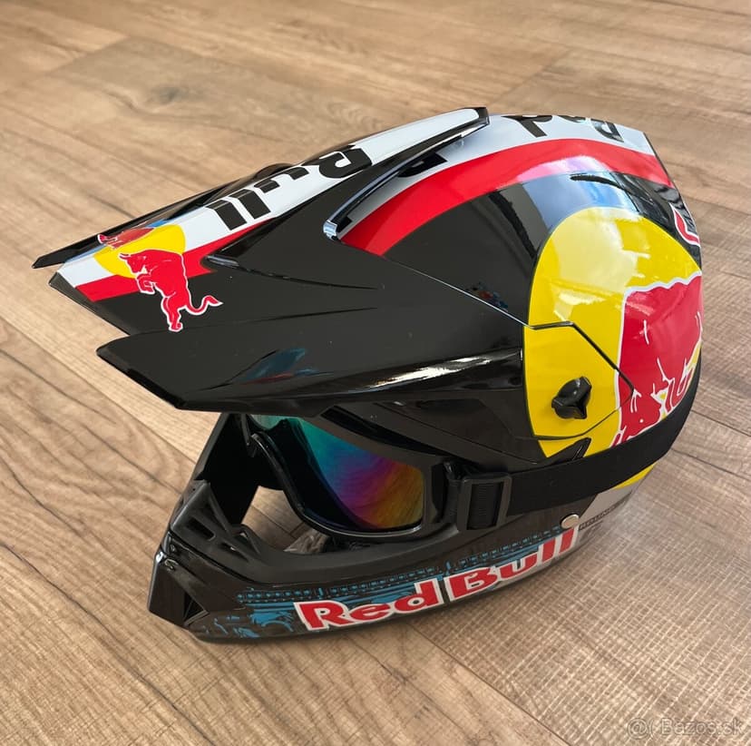 Redbull prilba na štvorkolku/motocross